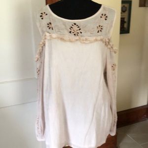 3/$20 closet clearance. DuJour blouse 2XL